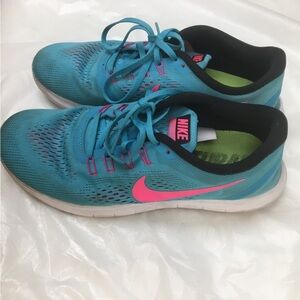 Nike Free RN W's 8.5 Running Shoes Teal and Pink​​​